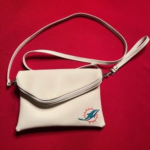 Wristlet with dolphin